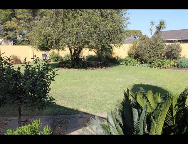 5 BEDROOM HOUSE FOR SALE IN MEADOWBROOK